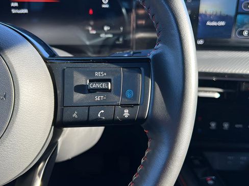 Used 2025 Nissan Kicks SR AWD/4WD image 25