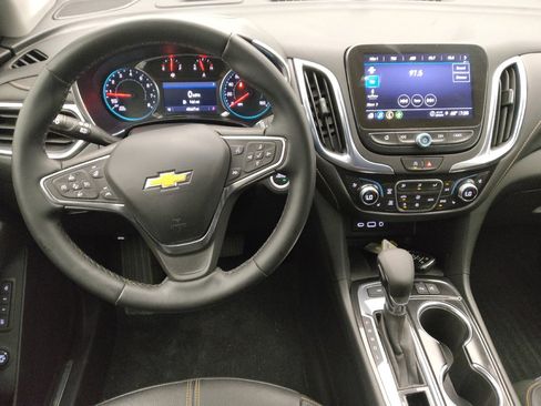 Used 2024 Chevrolet Equinox Premier AWD/4WD image 22