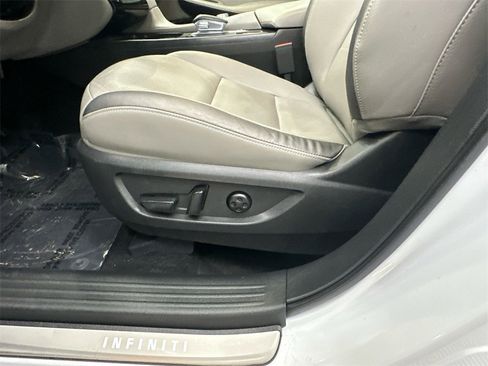 Used 2023 INFINITI QX50 Luxe w/ Accent Package image 10