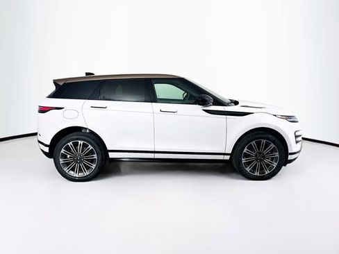 Used 2026 Land Rover Range Rover Evoque Dynamic SE AWD/4WD image 4