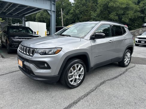 Certified 2023 Jeep Compass Latitude AWD/4WD image 2