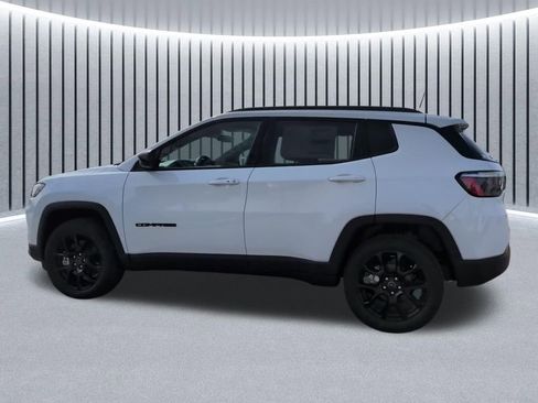 New 2026 Jeep Compass Latitude image 17