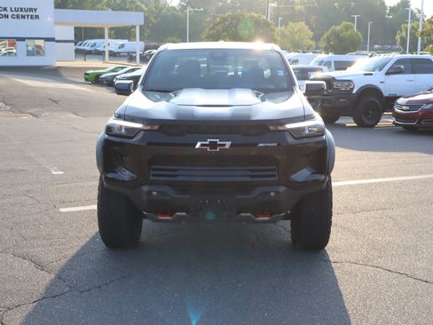 Used 2026 Chevrolet Colorado ZR2 w/ Technology Package AWD/4WD image 3