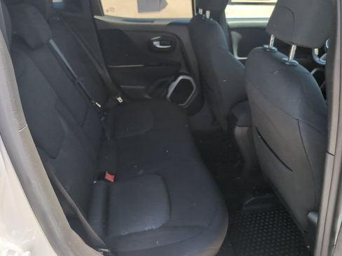 Used 2017 Jeep Renegade Latitude AWD/4WD image 18
