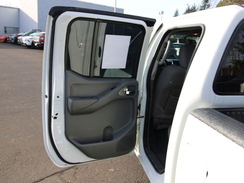 Used 2019 Nissan Frontier SV image 24