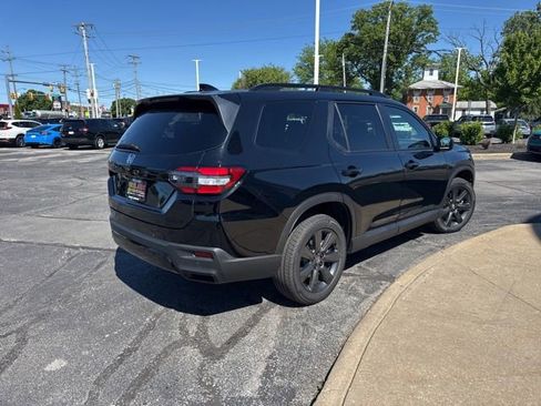 New 2026 Honda Pilot Sport image 5
