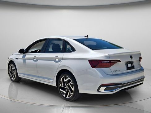 Certified 2023 Volkswagen Jetta SEL FWD image 8