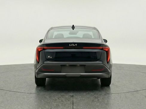 Used 2025 Kia K4 LXS image 7