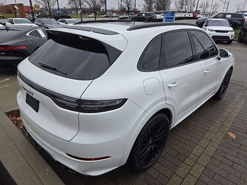 Used 2023 Porsche Cayenne GTS image 5