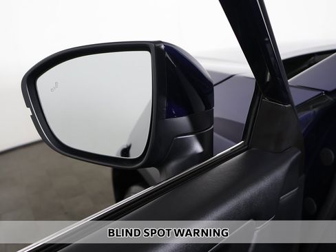 Used 2024 Nissan Pathfinder SV image 4