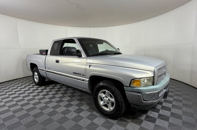 Used 1999 Dodge Ram 1500 Truck 2WD Quad Cab image 1