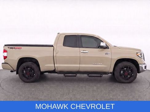 Used 2018 Toyota Tundra Limited w/ Limited Premium Package AWD/4WD image 9