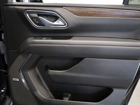 Used 2024 Chevrolet Suburban High Country w/ Advanced Technology Package image 38