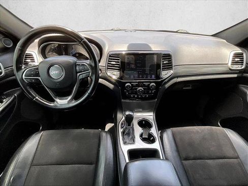 Used 2020 Jeep Grand Cherokee Laredo w/ Laredo X Package RWD image 16