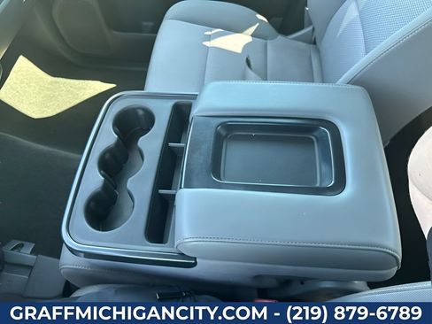Used 2016 Chevrolet Silverado 1500 Custom w/ Custom Convenience Package AWD/4WD image 18