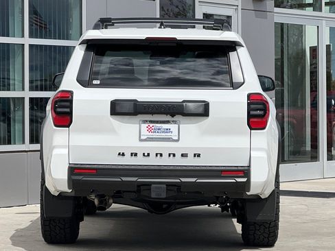 New 2026 Toyota 4Runner SR5 AWD/4WD image 5