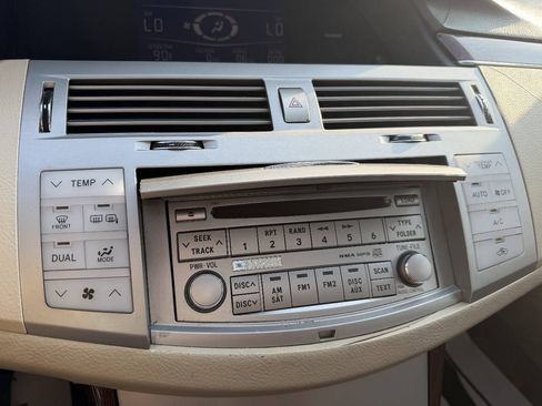 Used 2009 Toyota Avalon Limited FWD image 10