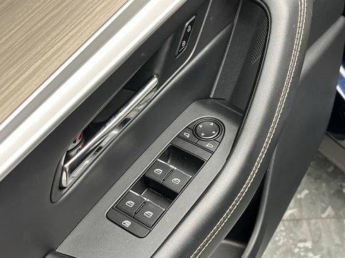 Certified 2024 MAZDA CX-90 Plug-In Hybrid w/ Preferred image 9