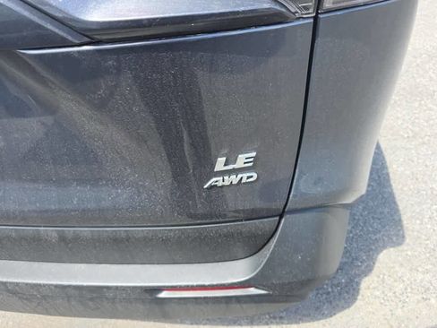 Used 2021 Toyota RAV4 LE AWD/4WD image 4