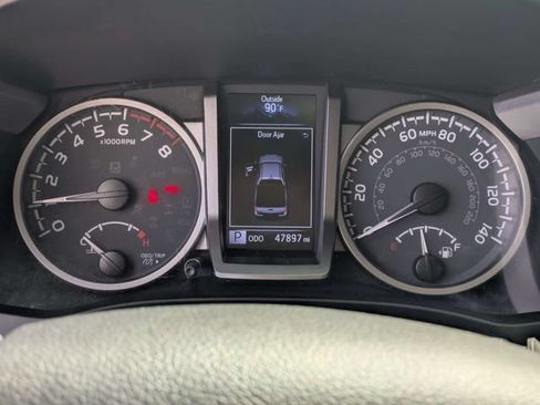 Used 2022 Toyota Tacoma SR5 w/ Technology Package RWD image 31