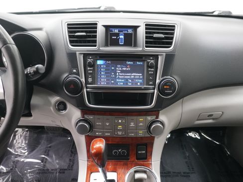 Used 2013 Toyota Highlander Limited FWD image 22
