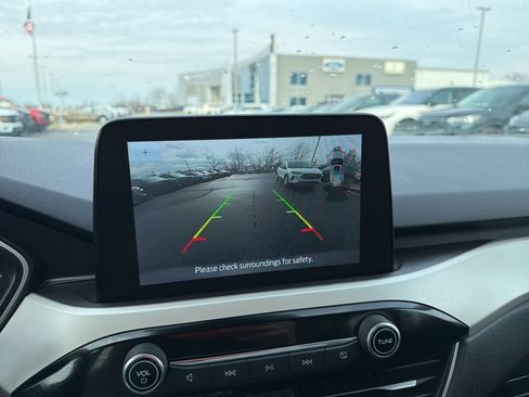 Used 2021 Ford Escape SEL image 9