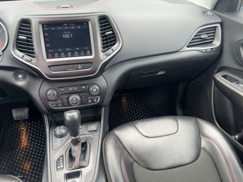 Used 2022 Jeep Cherokee Trailhawk w/ Trailer Tow Group image 27