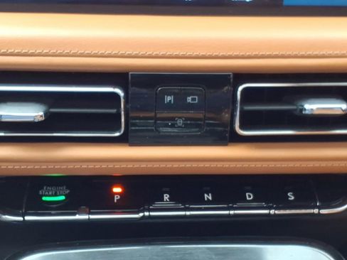 Certified 2022 Lincoln Nautilus Black Label AWD/4WD image 19