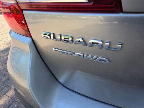 Used 2018 Subaru Outback 2.5i Limited AWD/4WD image 10