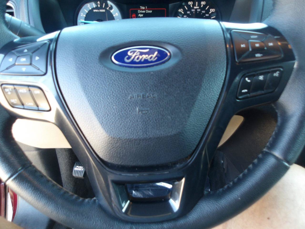 Used 2018 Ford Explorer XLT FWD image 20