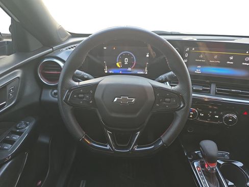 Used 2024 Chevrolet Trax RS w/ Driver Confidence Package FWD image 13