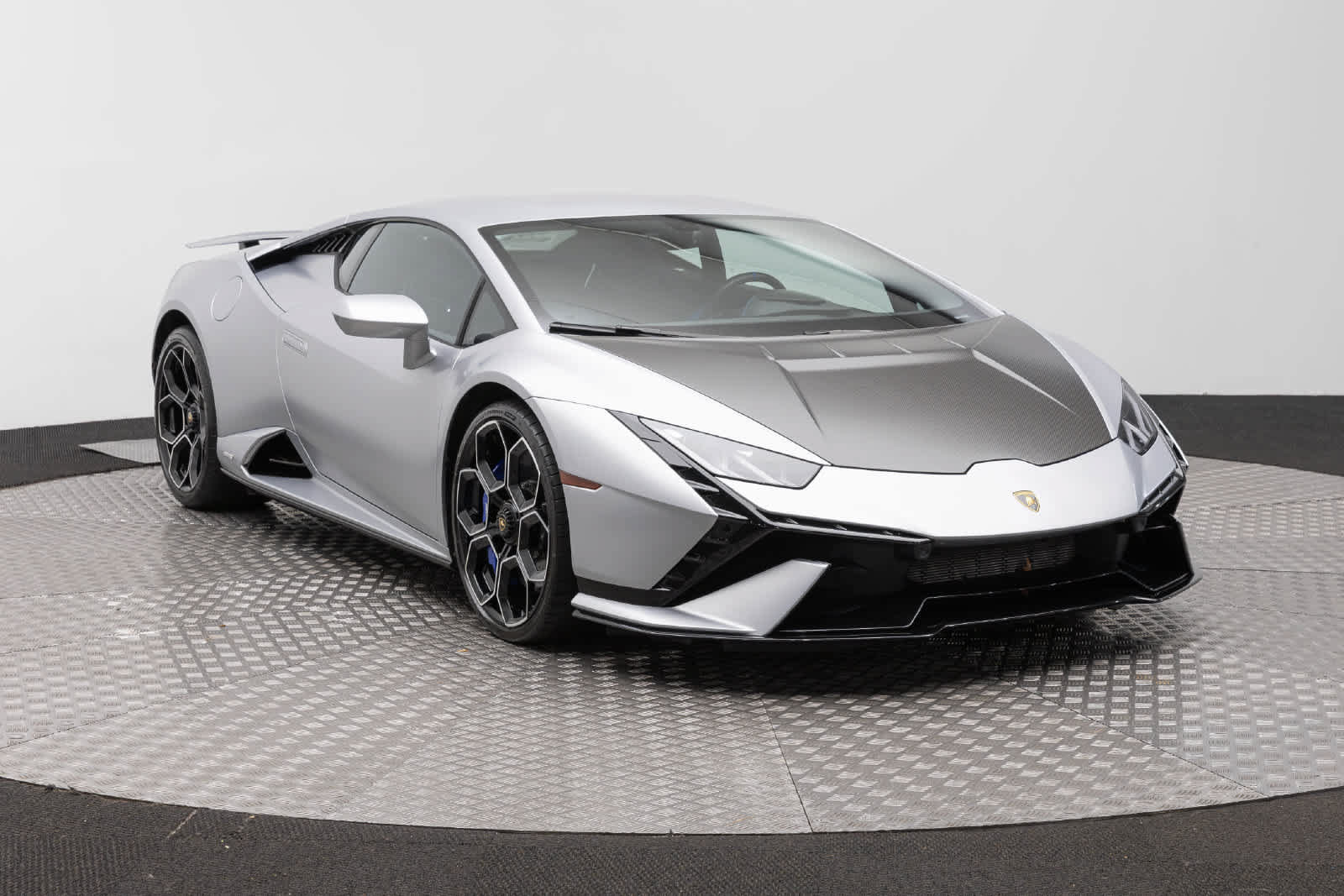 Used 2023 Lamborghini Huracan Tecnica RWD image 52