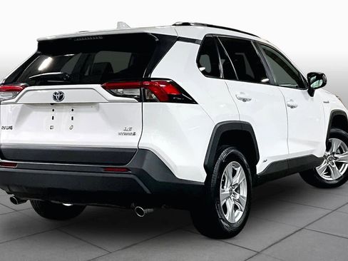 Used 2021 Toyota RAV4 LE image 13