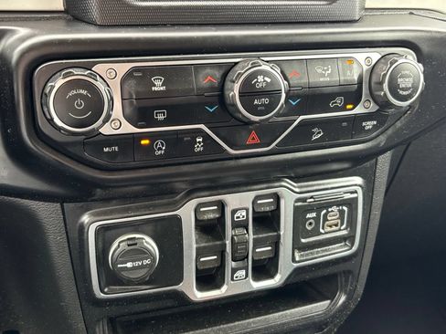 Used 2021 Jeep Wrangler Unlimited Sport AWD/4WD image 23