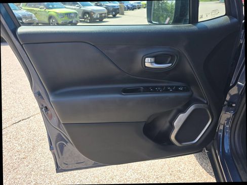 Used 2023 Jeep Renegade Limited AWD/4WD image 9