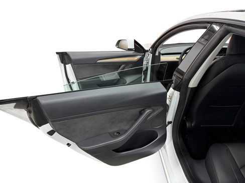 Certified 2023 Tesla Model 3 Long Range AWD/4WD image 10
