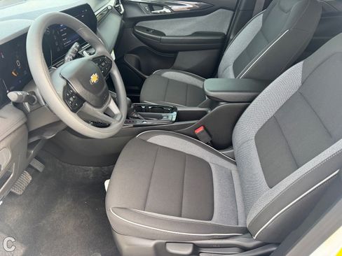 Certified 2026 Chevrolet TrailBlazer LT w/ Driver Confidence Package image 16