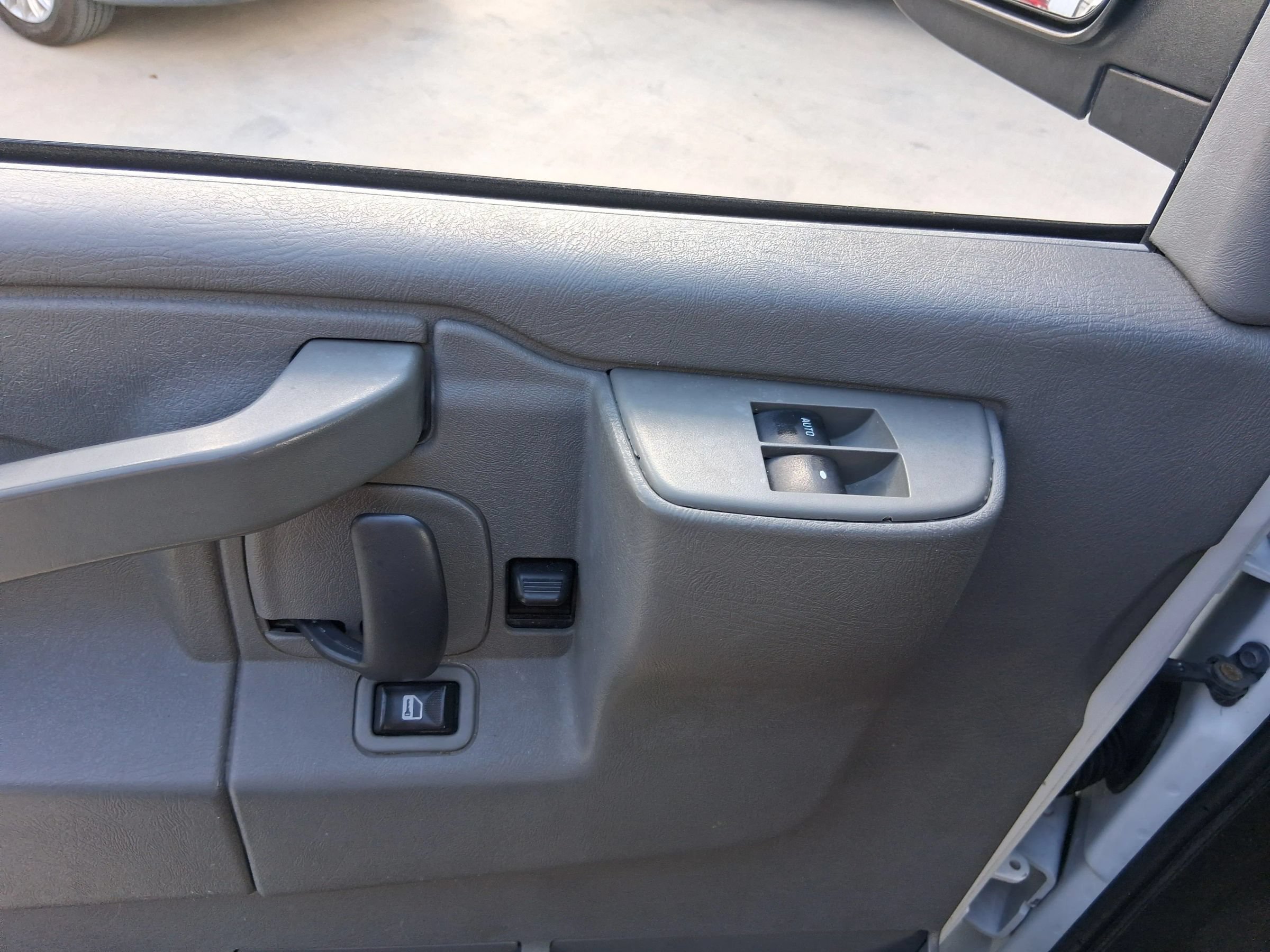 Used 2017 Chevrolet Express 2500 LS RWD image 20