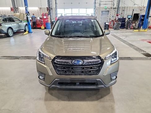 Used 2023 Subaru Forester Limited AWD/4WD image 2