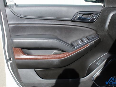 Used 2020 GMC Yukon XL SLT image 7