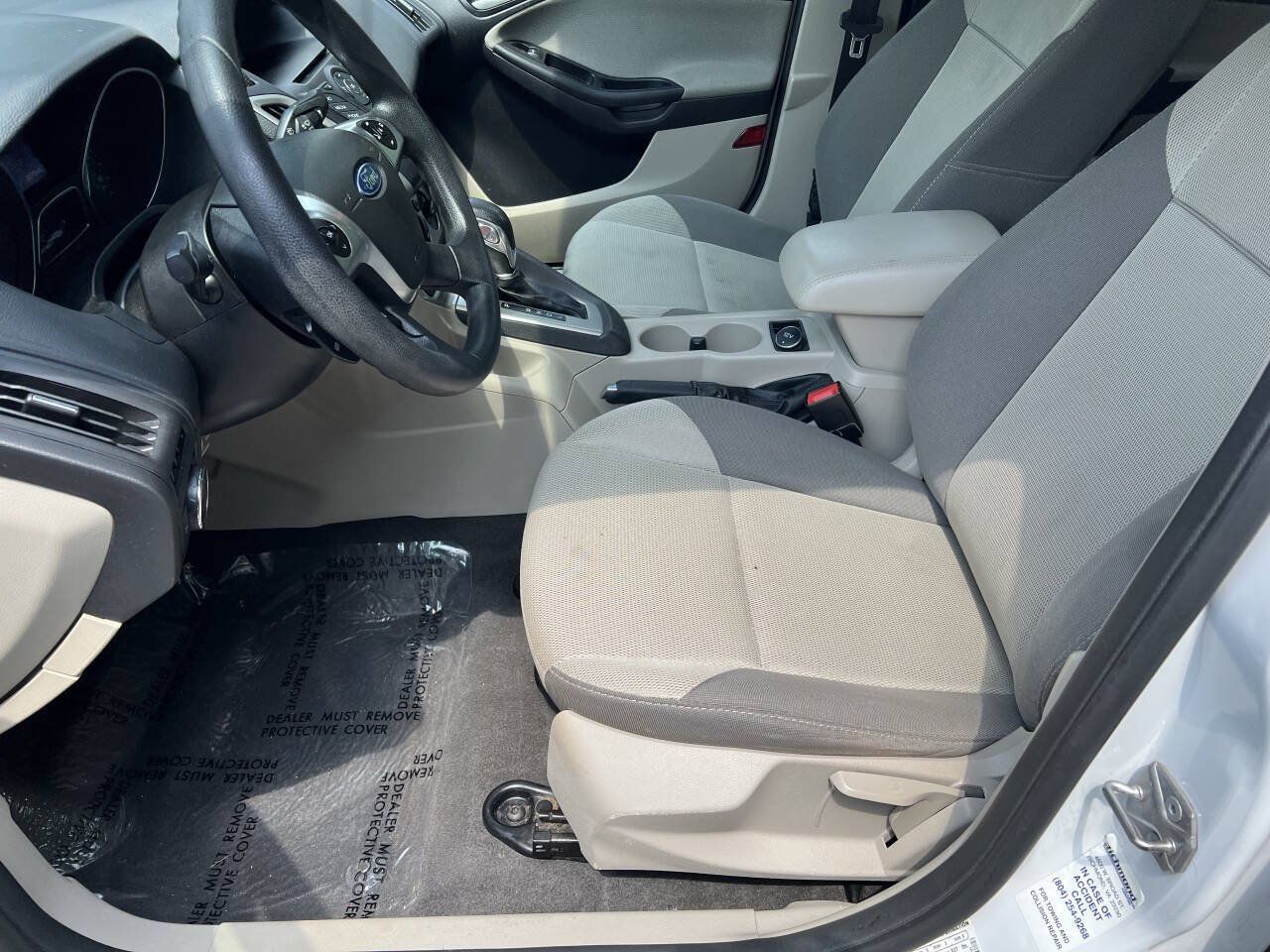 Used 2014 Ford Focus SE FWD image 9