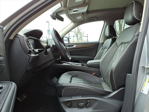 Used 2024 Volkswagen Atlas SEL Premium R-Line image 13