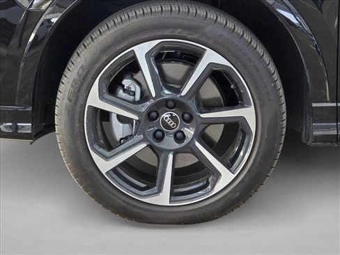 Used 2025 Audi Q3 2.0T Premium Plus w/ Premium Plus Package image 9