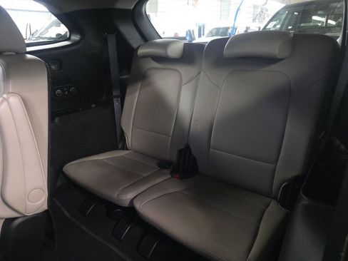 Used 2017 Hyundai Santa Fe Limited image 13