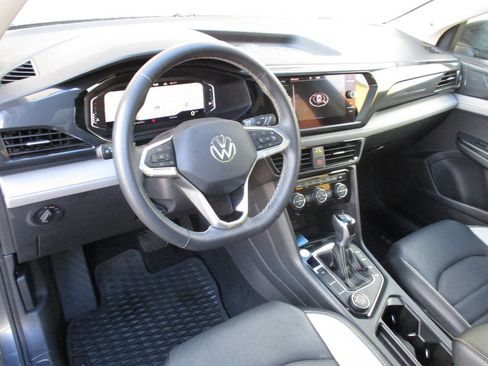 Used 2022 Volkswagen Taos SEL image 19
