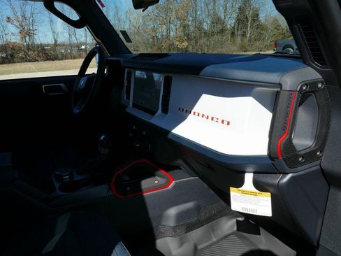 New 2026 Ford Bronco Heritage Edition AWD/4WD image 11