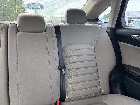 Used 2018 Ford Fusion S FWD image 14