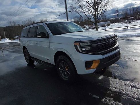 New 2026 Ford Expedition Tremor image 2