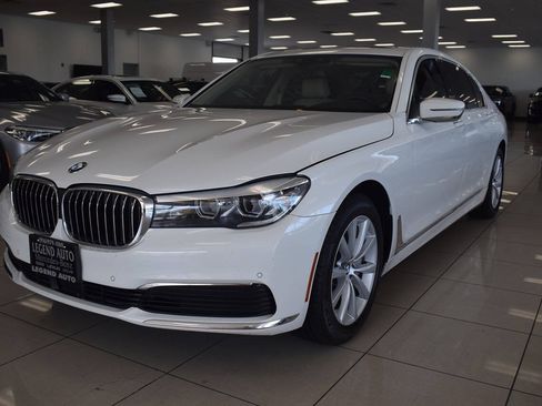 Used 2019 BMW 740i RWD image 3