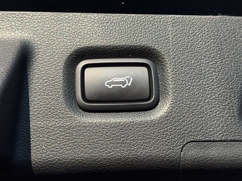 Used 2020 Hyundai Santa Fe Limited AWD/4WD image 28